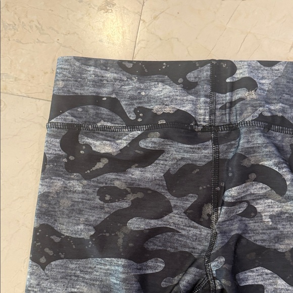 Terez Urban Camo Leggings - Black and Gray - Picture 10 of 12